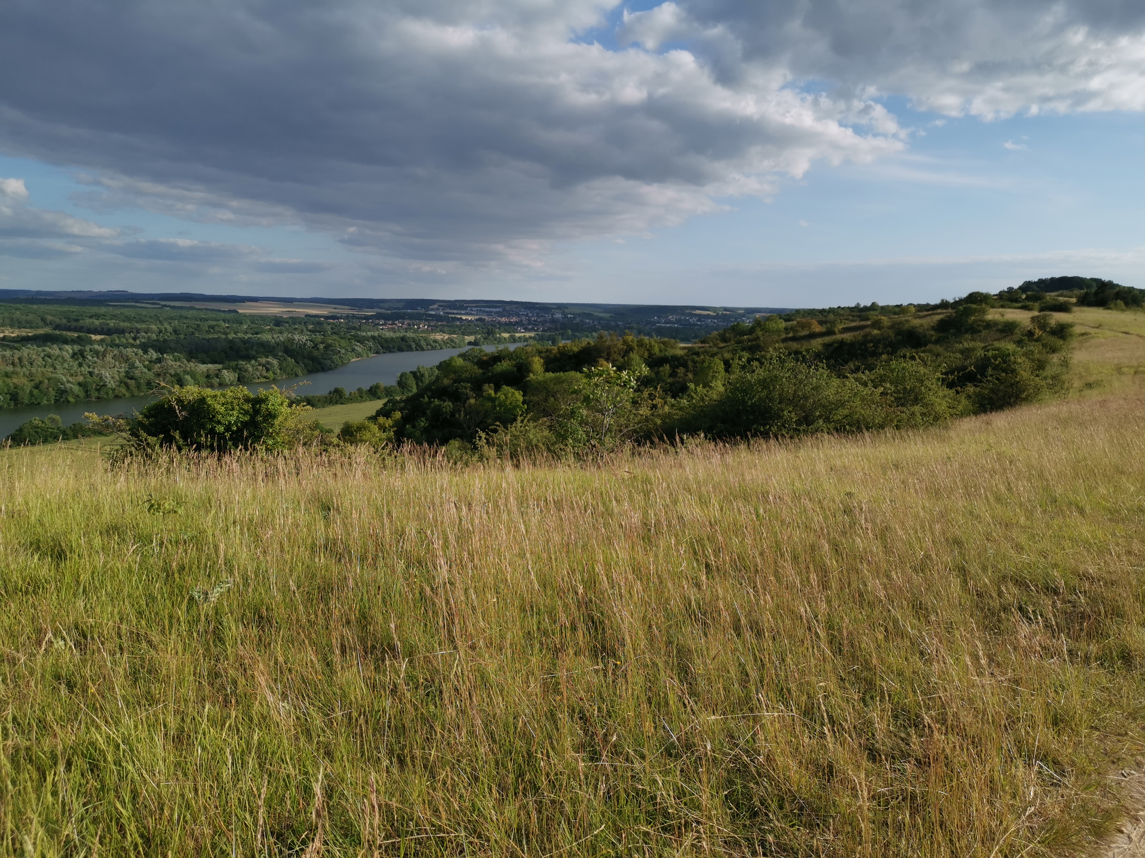 Vue sur la vallée depuis les coteaux