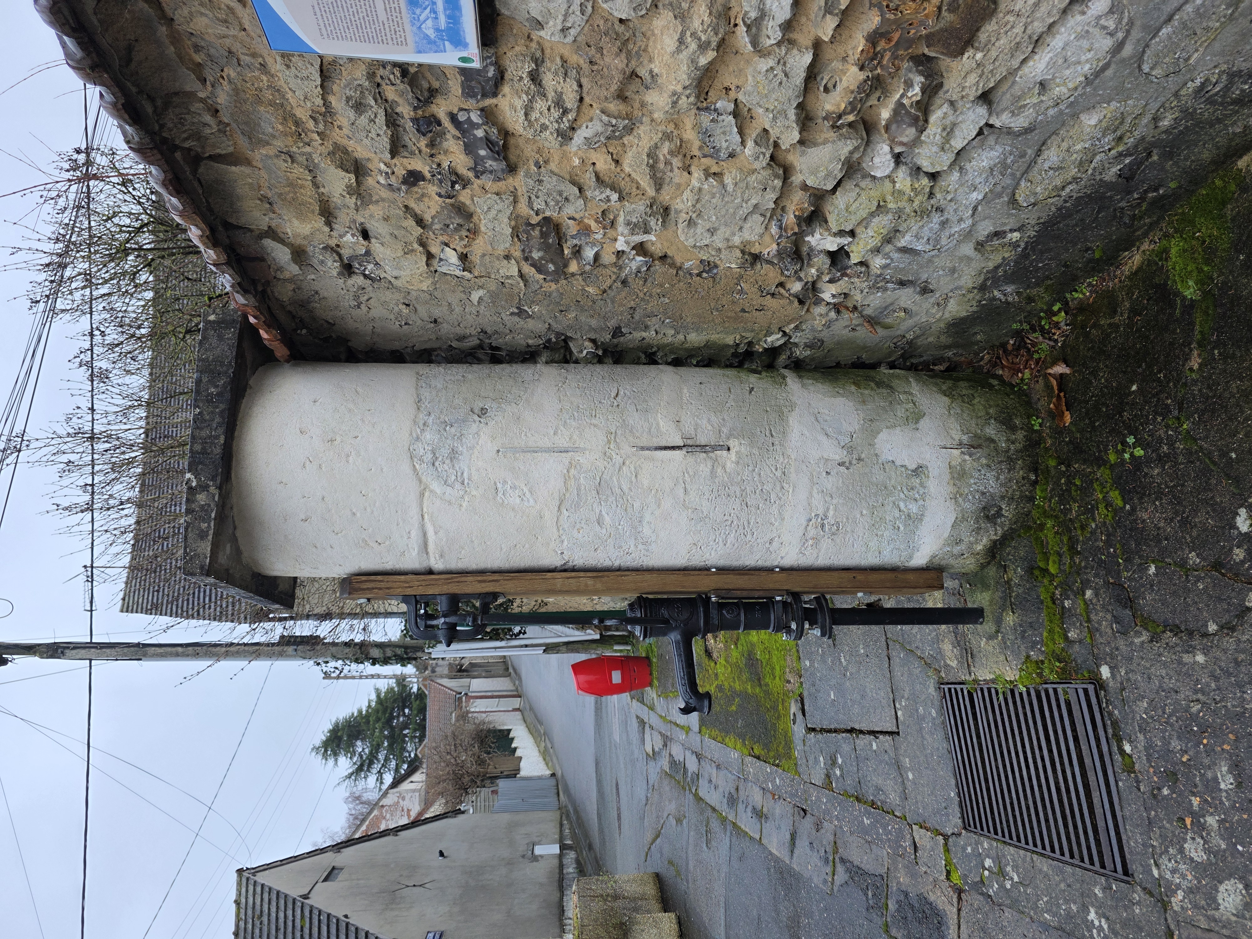 colonne-chapelle-pompe-1
