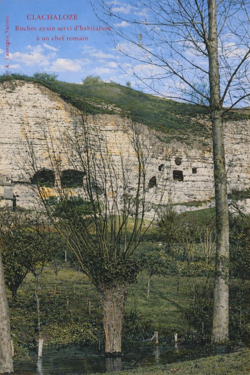 Roches ayant servi d'habitation à un chef romain CPA-Clachaloze-Grottes-ayant-servi-dhabitat-chef-romain-colorise